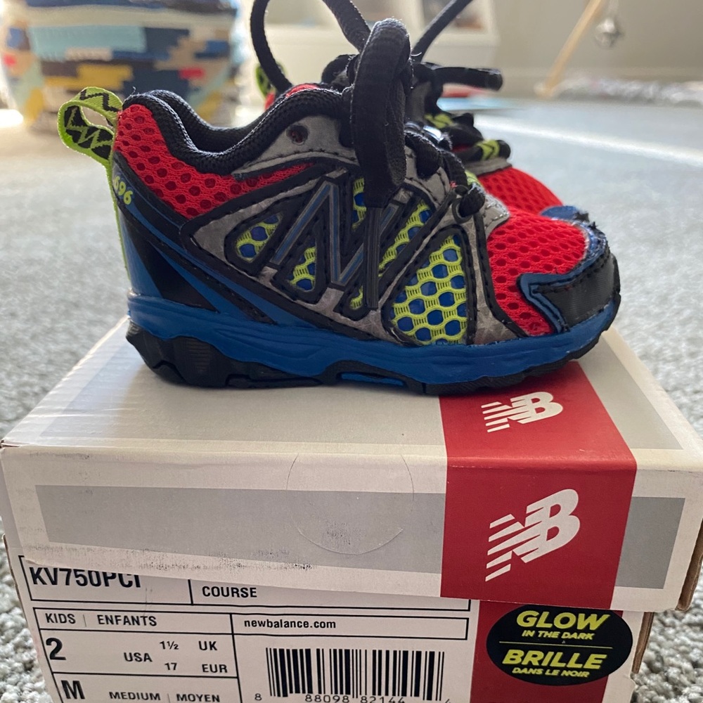 NEW New Balance infant size 2 sneakers